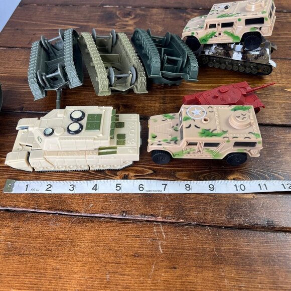 Lot of 9 Plastic toy military tanks and trucks Lanard Ja-Ru Toysmith DecoPac - Picture 8 of 9